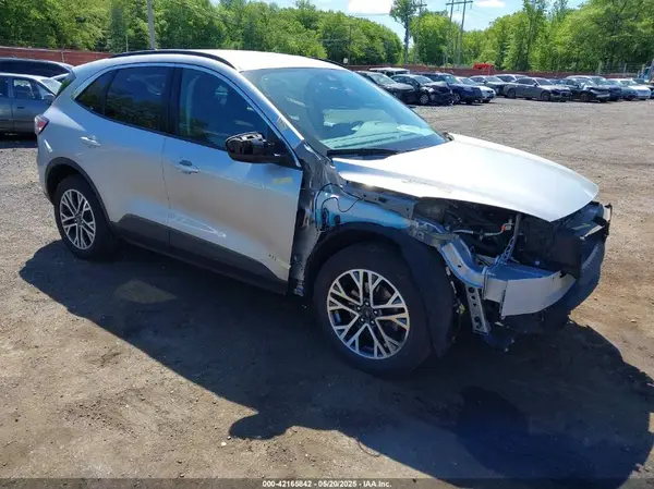 1FMCU9H64LUB18219 2020 FORD ESCAPE - Image 1