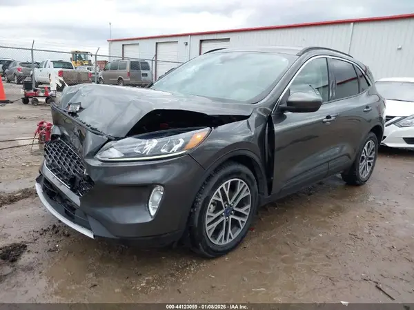 1FMCU9H65LUB81586 2020 FORD ESCAPE - Image 2