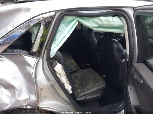 1FMCU9H65MUA11407 2021 FORD ESCAPE - Image 8