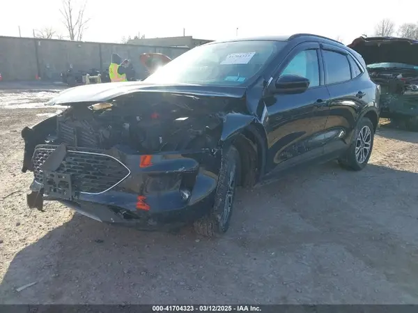 1FMCU9H66LUA90570 2020 FORD ESCAPE - Image 2