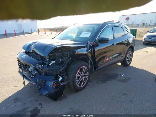 1FMCU9H66LUC63553 2020 FORD ESCAPE - Image 2