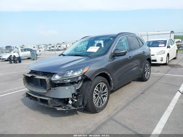 1FMCU9H66MUA11402 2021 FORD ESCAPE - Image 2
