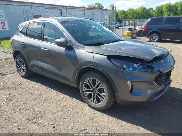 1FMCU9H66MUA64813 2021 FORD ESCAPE - Image 1