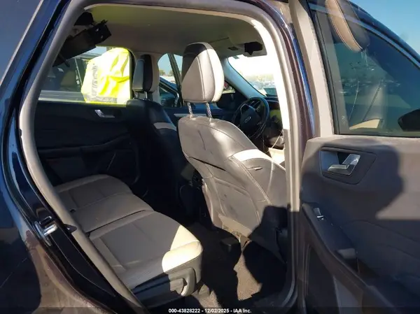 1FMCU9H66MUB02394 2021 FORD ESCAPE - Image 8
