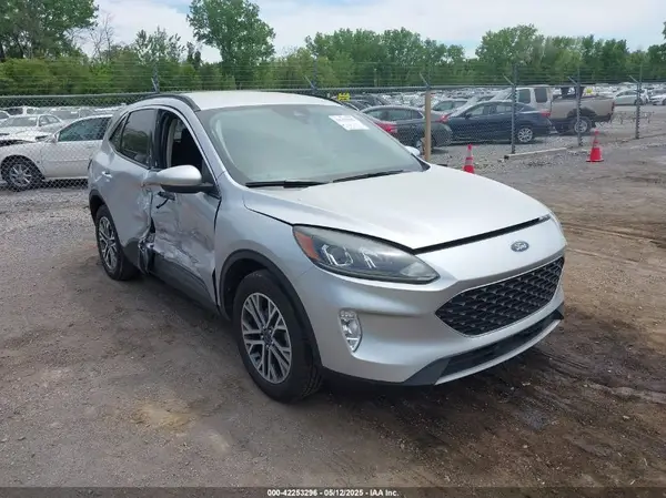 1FMCU9H67LUA17191 2020 FORD ESCAPE - Image 1