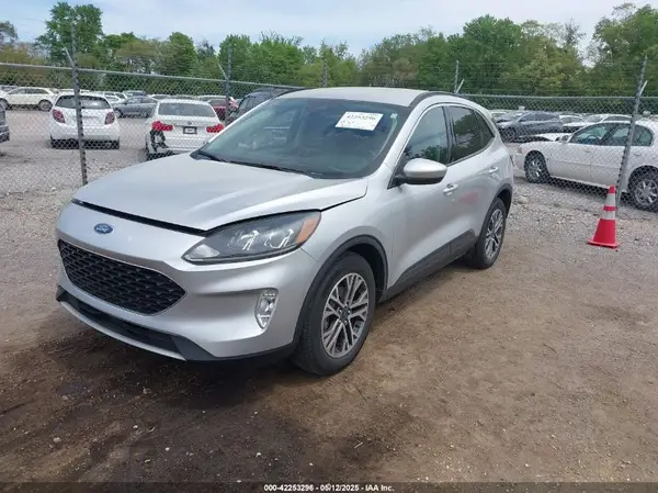 1FMCU9H67LUA17191 2020 FORD ESCAPE - Image 2
