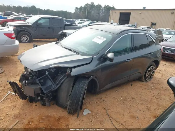 1FMCU9H67LUA92683 2020 FORD ESCAPE - Image 2