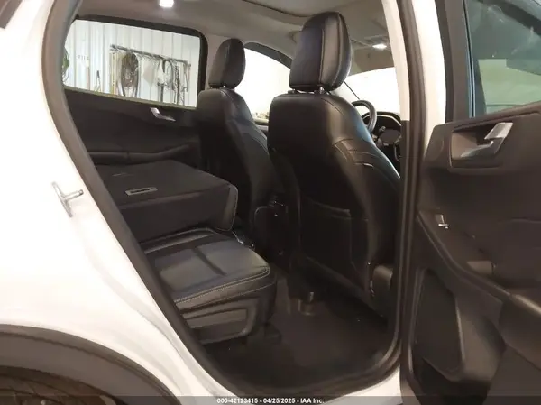 1FMCU9H67MUA33859 2021 FORD ESCAPE - Image 8