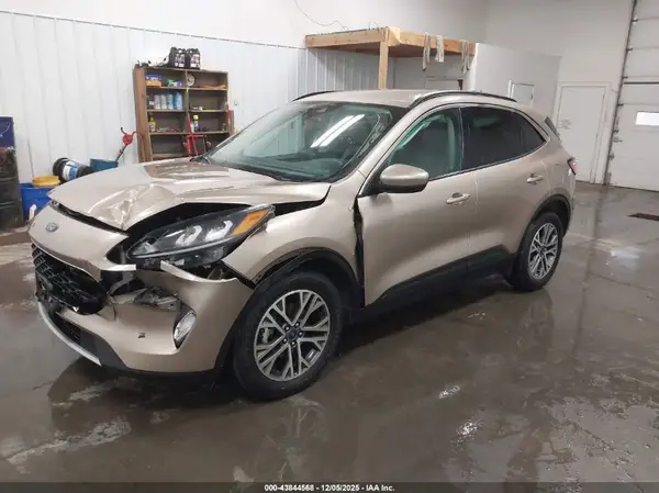 1FMCU9H67MUB05563 2021 FORD ESCAPE - Image 2