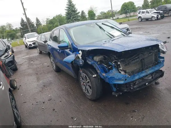 1FMCU9H67NUB70625 2022 FORD ESCAPE - Image 1