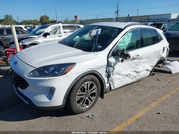 1FMCU9H68LUA59014 2020 FORD ESCAPE - Image 2