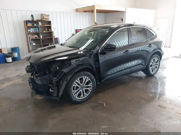 1FMCU9H68NUA22550 2022 FORD ESCAPE - Image 2
