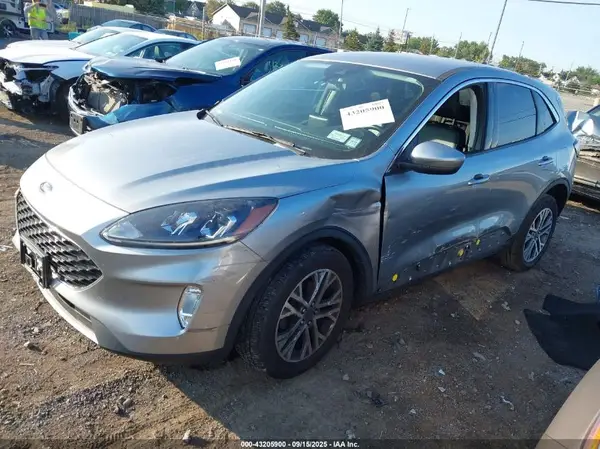 1FMCU9H68NUA58402 2022 FORD ESCAPE - Image 2
