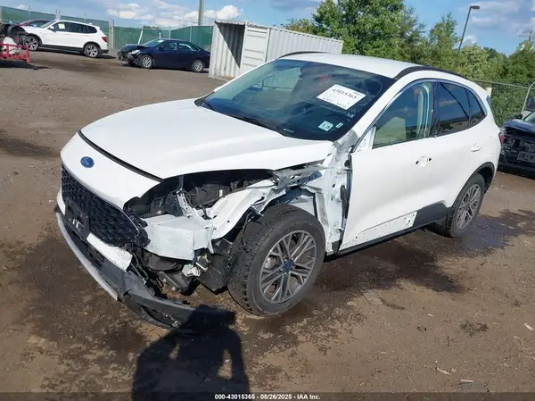 1FMCU9H69LUA45185 2020 FORD ESCAPE - Image 2