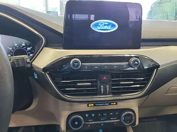 1FMCU9H69LUB11749 2020 FORD ESCAPE - Image 2