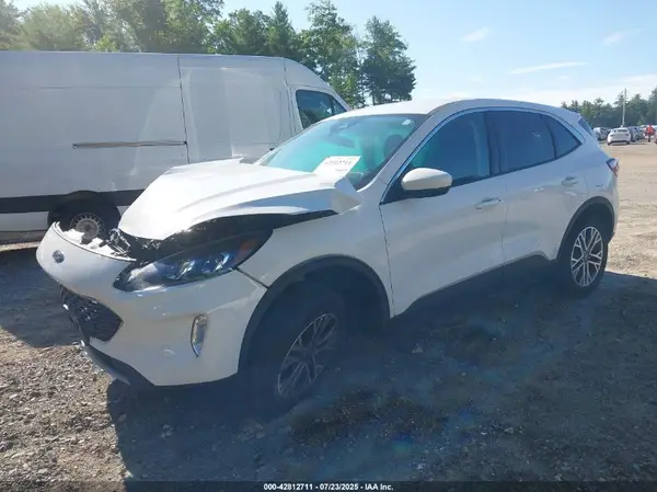 1FMCU9H69NUA22461 2022 FORD ESCAPE - Image 2
