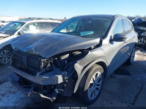 1FMCU9H69NUB37576 2022 FORD ESCAPE - Image 2