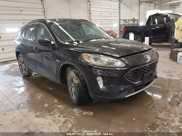 1FMCU9H6XLUA89969 2020 FORD ESCAPE - Image 1