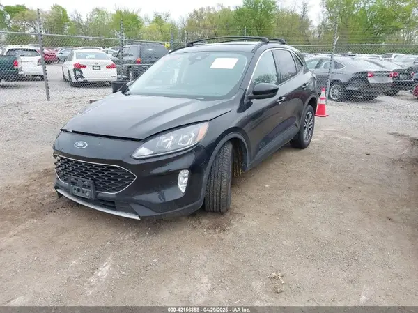 1FMCU9H6XLUB74228 2020 FORD ESCAPE - Image 2