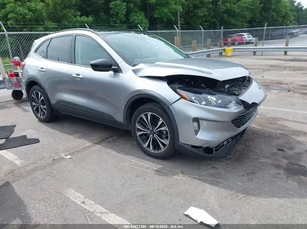 1FMCU9H90MUB20898 2021 FORD ESCAPE - Image 1