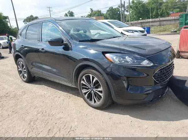 1FMCU9H91MUA28375 2021 FORD ESCAPE - Image 1