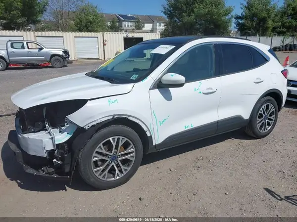 1FMCU9H92MUA07776 2021 FORD ESCAPE - Image 2