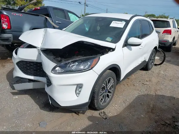 1FMCU9H96LUB82126 2020 FORD ESCAPE - Image 2