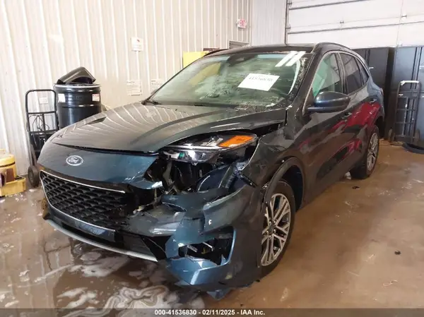 1FMCU9H96NUB05405 2022 FORD ESCAPE - Image 2