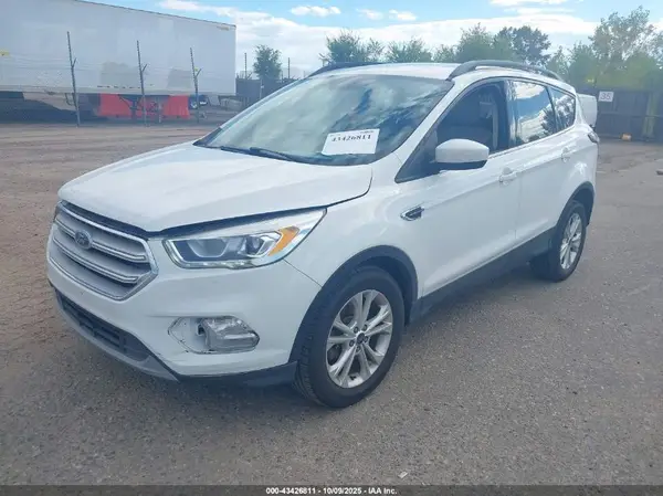 1FMCU9H97JUB49391 2018 FORD ESCAPE - Image 2
