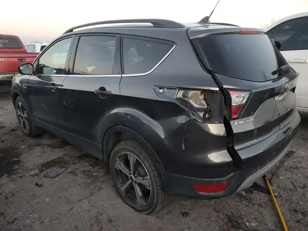 1FMCU9H97JUC39270 2018 FORD ESCAPE - Image 2
