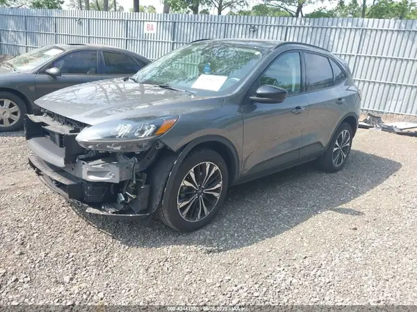1FMCU9H98NUB36607 2022 FORD ESCAPE - Image 2