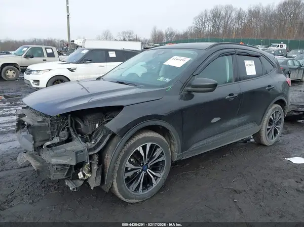 1FMCU9H99NUB40441 2022 FORD ESCAPE - Image 2