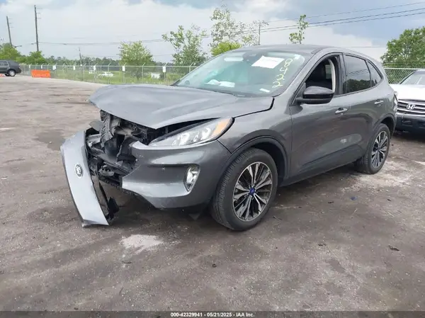 1FMCU9H99NUB98422 2022 FORD ESCAPE - Image 2