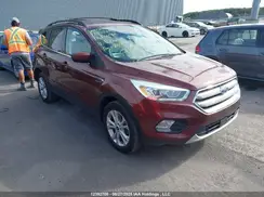 1FMCU9H9XJUB32195 2018 FORD ESCAPE