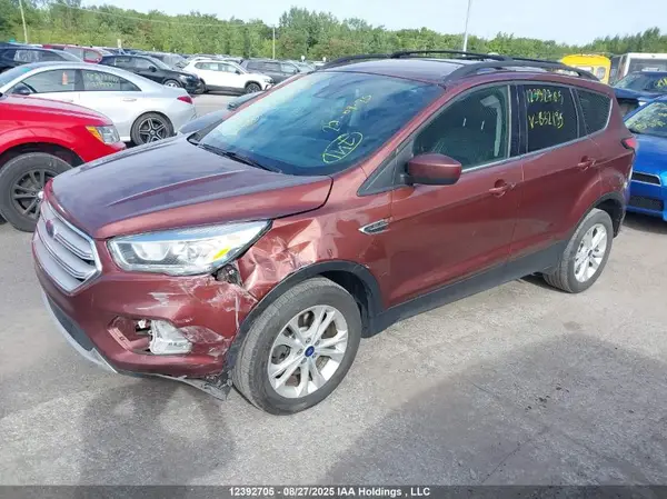 1FMCU9H9XJUB32195 2018 FORD ESCAPE - Image 2
