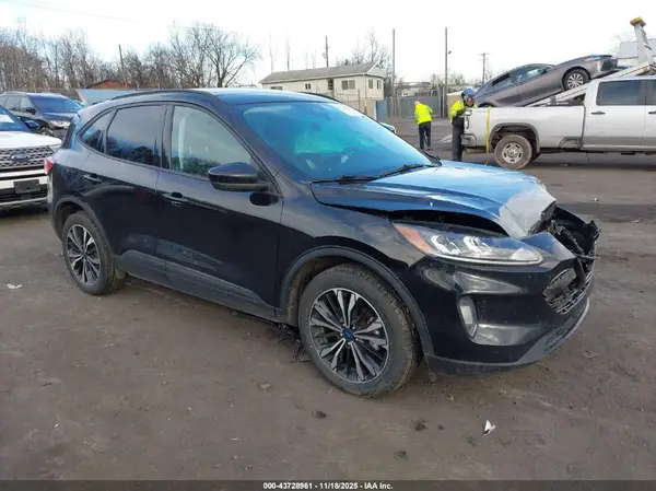 1FMCU9H9XNUB67602 2022 FORD ESCAPE - Image 1