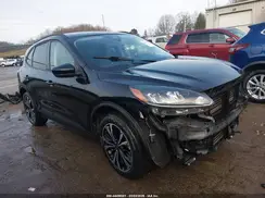 1FMCU9H9XNUB78082 2022 FORD ESCAPE