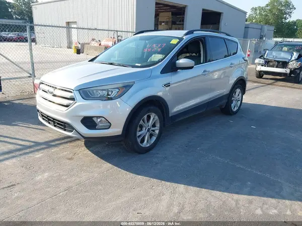 1FMCU9HD0JUA83660 2018 FORD ESCAPE - Image 2
