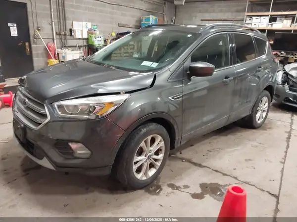 1FMCU9HD0JUA95355 2018 FORD ESCAPE - Image 2
