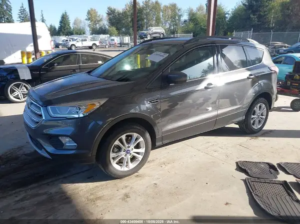1FMCU9HD0JUB74427 2018 FORD ESCAPE - Image 2