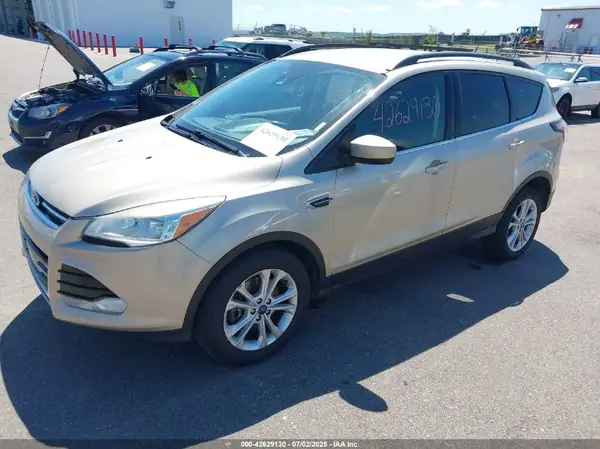 1FMCU9HD0JUC88752 2018 FORD ESCAPE - Image 2