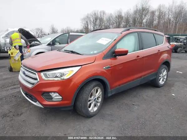 1FMCU9HD0KUB44071 2019 FORD ESCAPE - Image 2