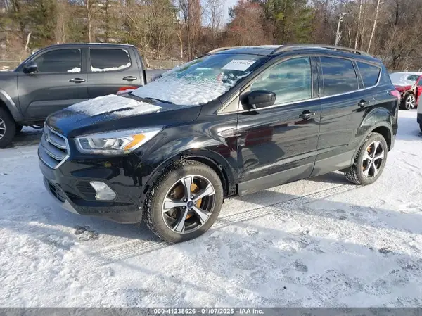 1FMCU9HD1JUB37385 2018 FORD ESCAPE - Image 2