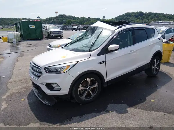 1FMCU9HD1JUB92869 2018 FORD ESCAPE - Image 2