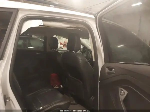 1FMCU9HD1KUB99998 2019 FORD ESCAPE - Image 8