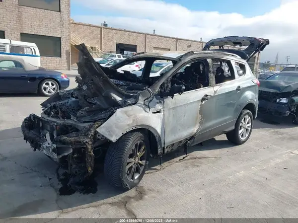 1FMCU9HD1KUC33177 2019 FORD ESCAPE - Image 2