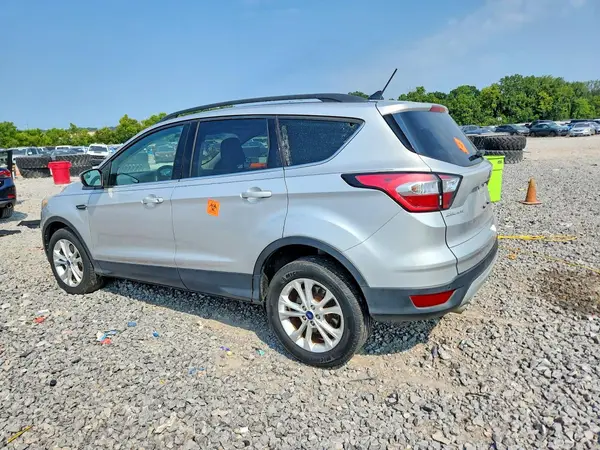 1FMCU9HD2JUA26666 2018 FORD ESCAPE - Image 2