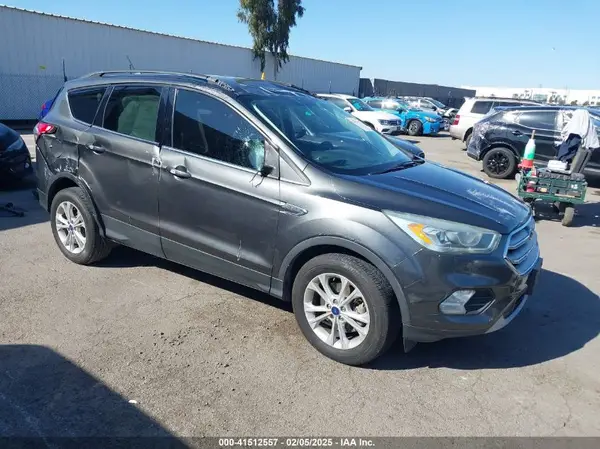 1FMCU9HD2JUA67234 2018 FORD ESCAPE - Image 1