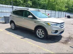 1FMCU9HD2JUB31062 2018 FORD ESCAPE