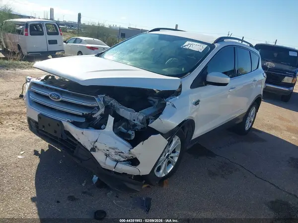 1FMCU9HD2JUB45205 2018 FORD ESCAPE - Image 2